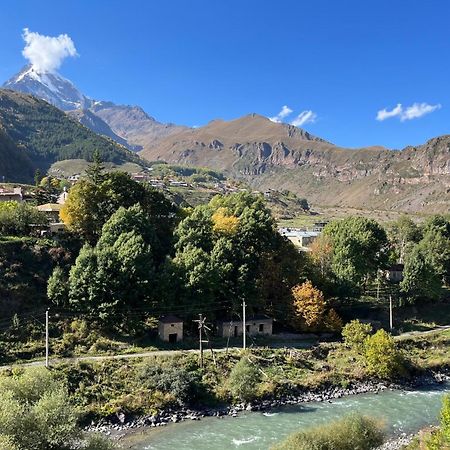 Hotel Stancia Kazbegi - City Center Esterno foto