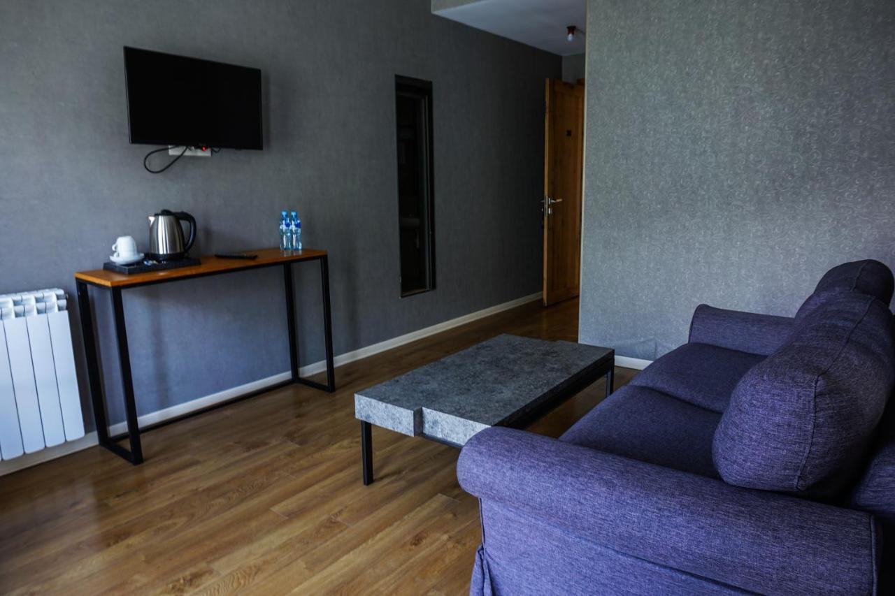 Hotel Stancia Kazbegi - City Center Esterno foto