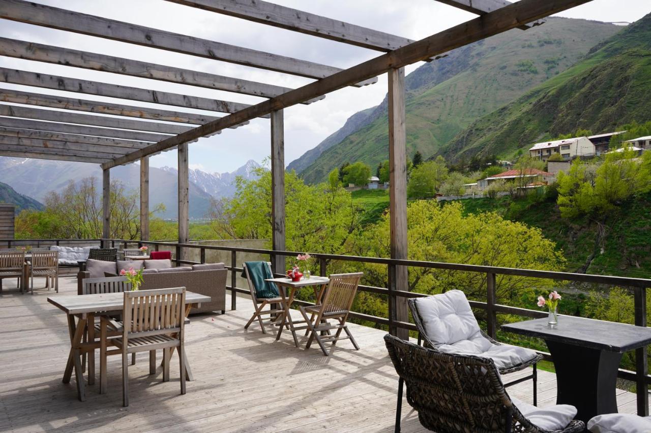 Hotel Stancia Kazbegi - City Center Esterno foto