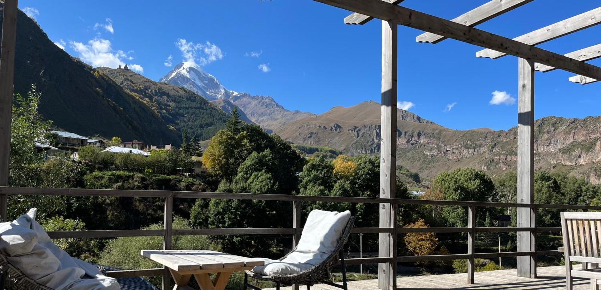 Hotel Stancia Kazbegi - City Center Esterno foto